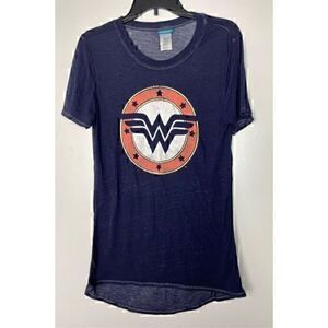 Vintage Blue Wonder Woman T-shirt size Medium